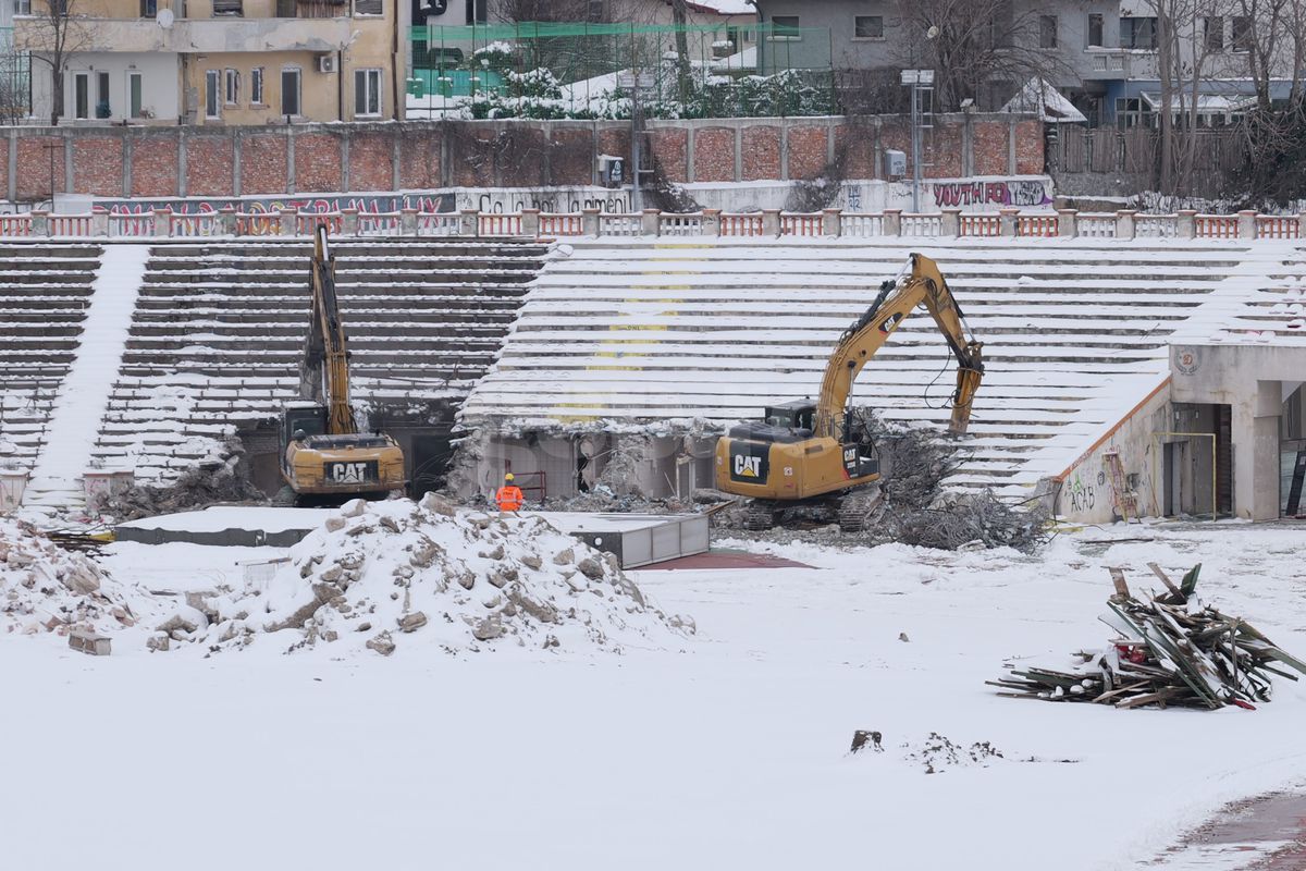 Se lucrează într-un ritm uluitor la Stadionul Dinamo: arena din Ștefan cel Mare este deja 50% demolată » GSP a intrat pe șantier