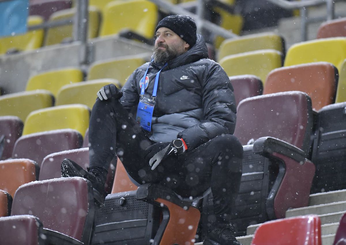 Cu buza rănită, Darius Olaru a strigat ironic la interviu: „Am simulat din nou!”