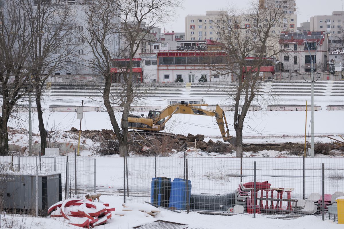 Se lucrează într-un ritm uluitor la Stadionul Dinamo: arena din Ștefan cel Mare este deja 50% demolată » GSP a intrat pe șantier