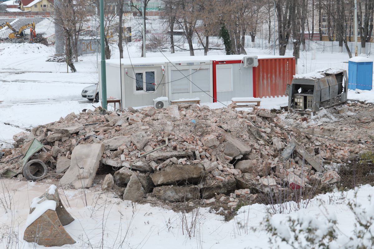 Se lucrează într-un ritm uluitor la Stadionul Dinamo: arena din Ștefan cel Mare este deja 50% demolată » GSP a intrat pe șantier