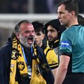 Patronul lui AEK, Marios Iliopoulos, țipă la arbitrul Danny Makkelie / Foto: Imago