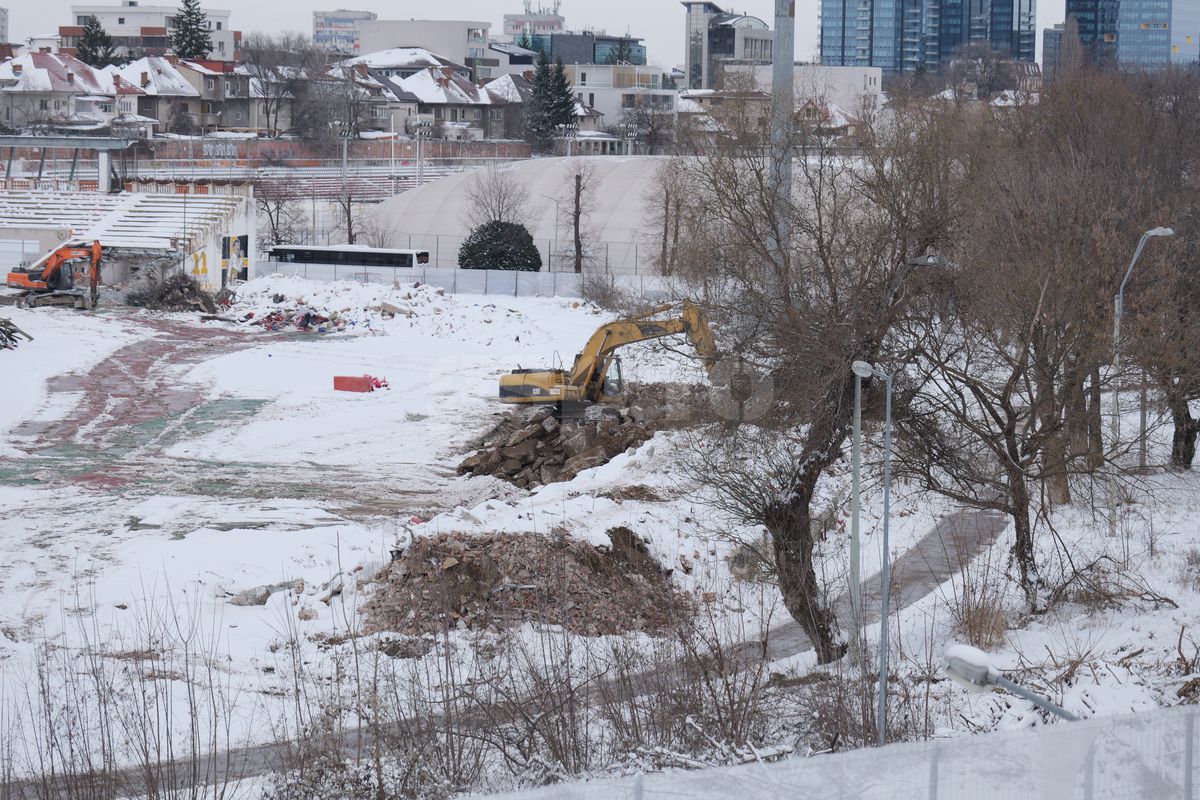 Se lucrează într-un ritm uluitor la Stadionul Dinamo: arena din Ștefan cel Mare este deja 50% demolată » GSP a intrat pe șantier