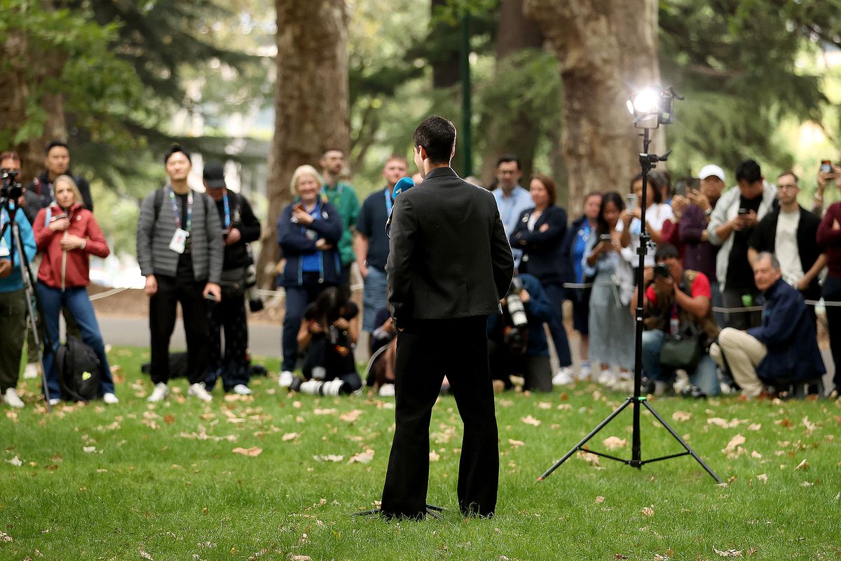 „Don Carlos Alcaraz” a ales un outfit special pentru a sărbători trofeul de la Australian Open