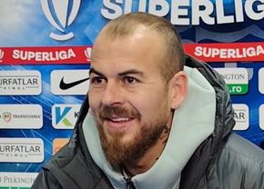 Denis Alibec, luat prin surprindere în direct: „Pupa-ți-aș gambele tale!” » Reacția atacantului