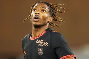 Liverpool și-a luat fundaș de 70 de milioane de euro!