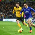 Jorgen Strand Larsen, în duel cu Jack Grealish // FOTO: Imago Images