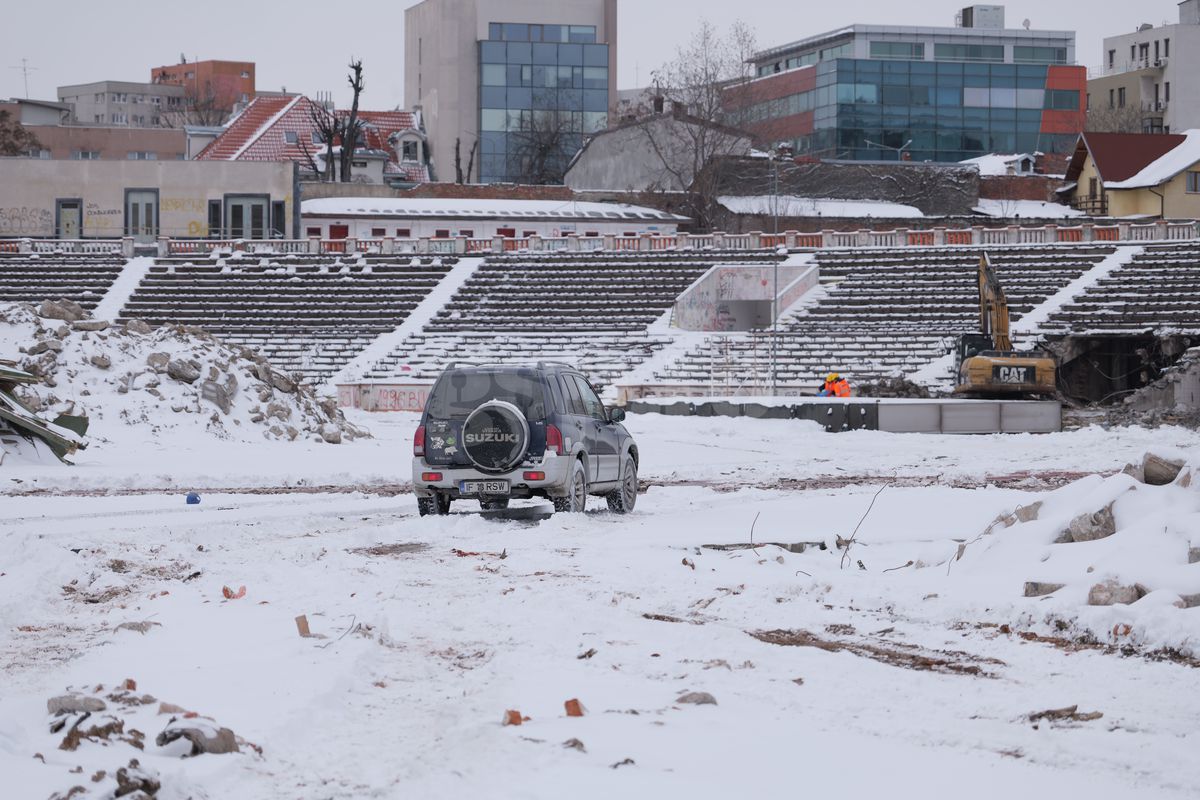 Se lucrează într-un ritm uluitor la Stadionul Dinamo: arena din Ștefan cel Mare este deja 50% demolată » GSP a intrat pe șantier