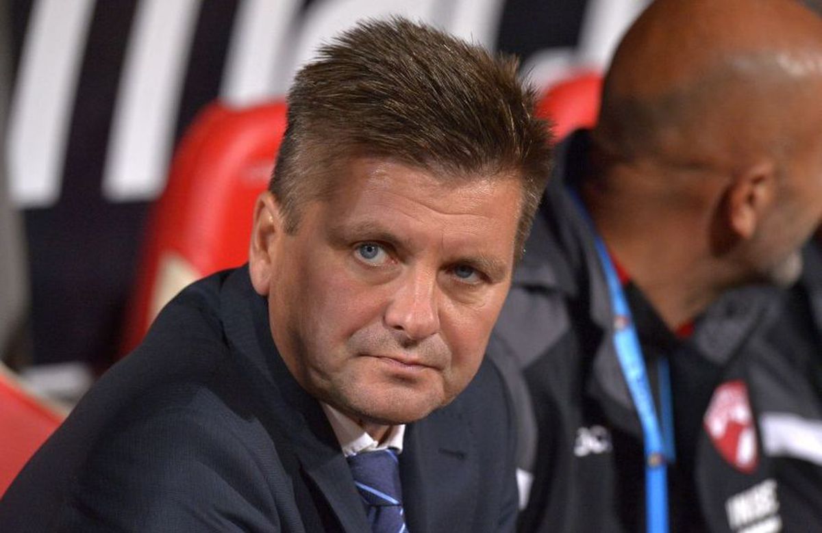Dusan Uhrin, aproape de demitere la Dinamo! Ședință fulger la 12 noaptea + ce a răspuns Negoiță