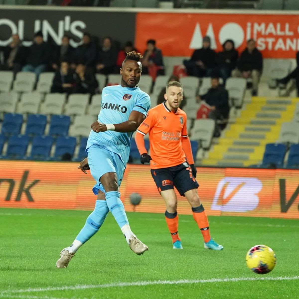 FOTO Șumudică a pierdut pe terenul formației lui Erdogan » Maxim, pasă de gol pentru Gaziantep