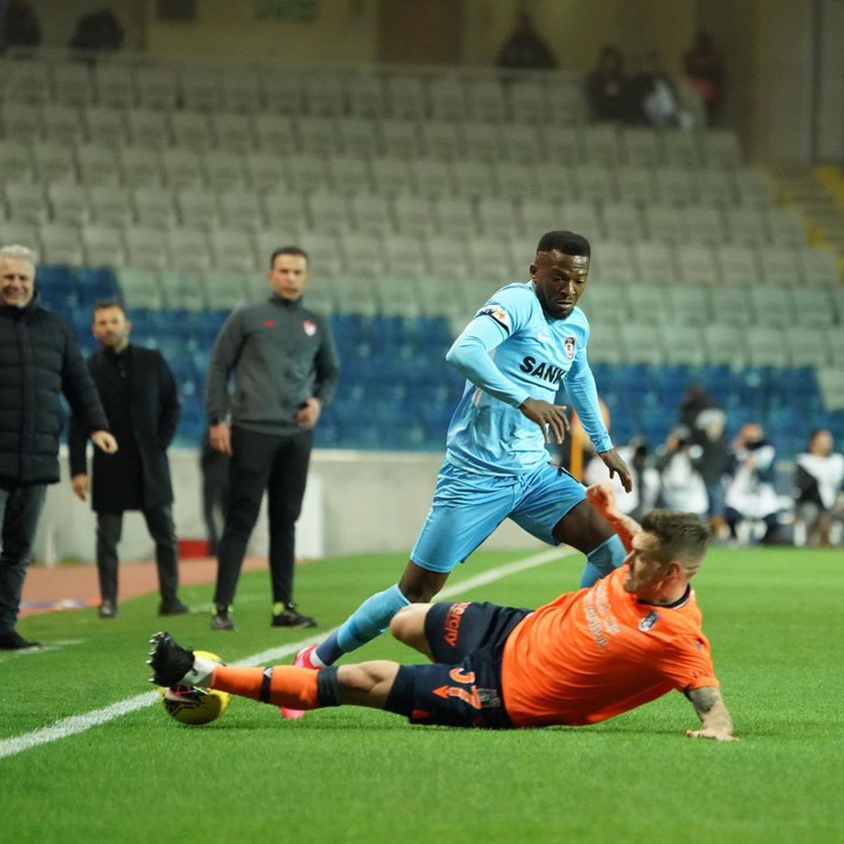 FOTO Șumudică a pierdut pe terenul formației lui Erdogan » Maxim, pasă de gol pentru Gaziantep