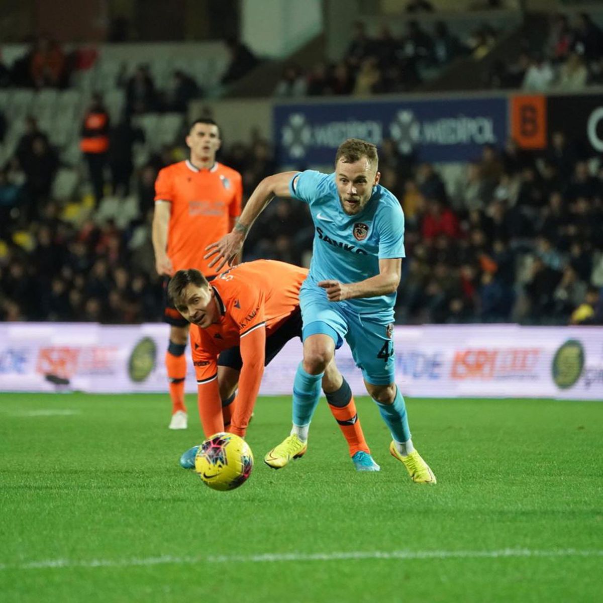 FOTO Șumudică a pierdut pe terenul formației lui Erdogan » Maxim, pasă de gol pentru Gaziantep