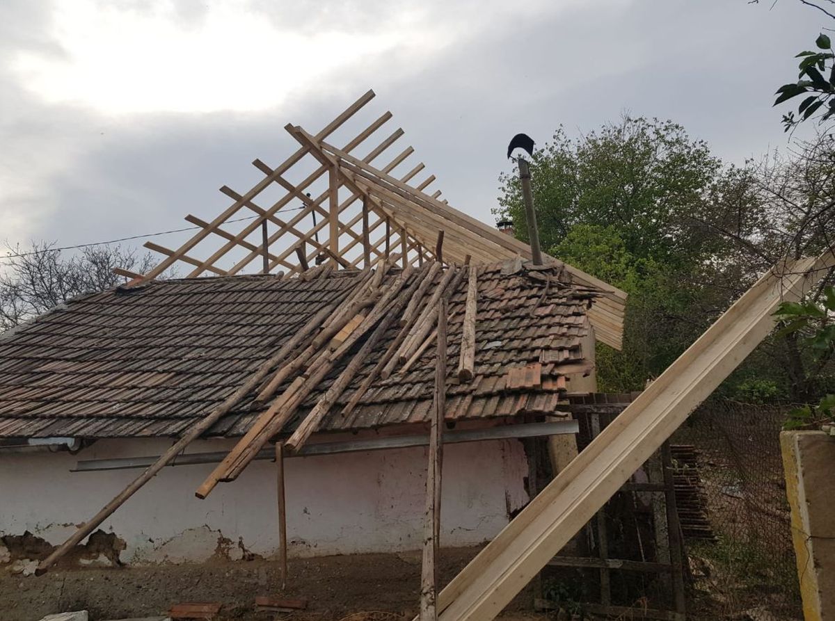 FOTO Povestea emoționantă a unui jucător din Liga 1: de 5 ani muncește la casa lui, după ce a trecut peste moartea tatălui » „Sunt mândru că o fac cu mâinile mele”