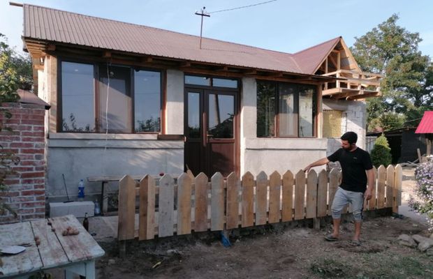 FOTO Povestea emoționantă a unui jucător din Liga 1: de 5 ani muncește la casa lui, după ce a trecut peste moartea tatălui » „Sunt mândru că o fac cu mâinile mele”