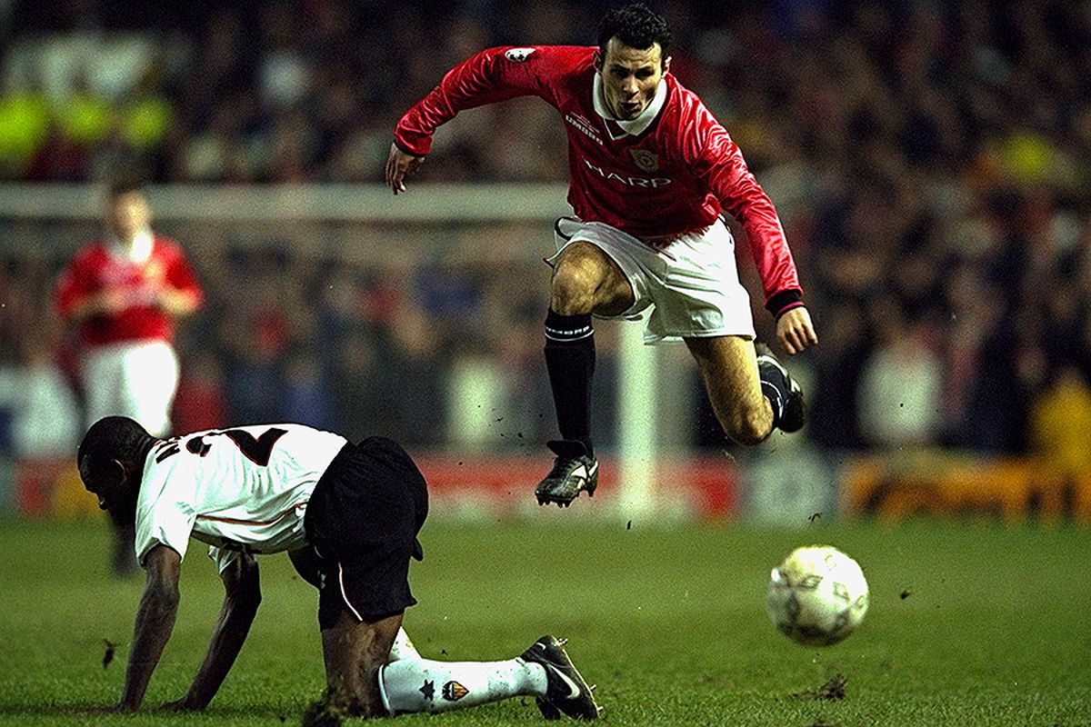 Trei decenii de la debutul lui Ryan Giggs, cel supranumit „Mister Premier League”! Ce recorduri uluitoare a stabilit și cum l-a lipit de pereți pe Cristiano la micul dejun