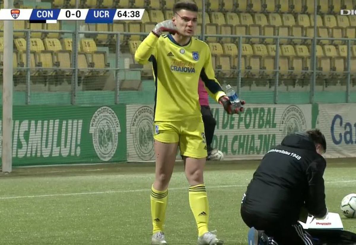 FOTO Accidentare HORROR în Concordia Chiajna - FC U Craiova! Ce a pățit Robert Popa