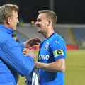 Emil Săndoi a împlinit astăzi 56 de ani, dar elevii săi nu au putut să îi ofere o calificare în semifinalele Cupei României. Chindia a fost învinsă de CS Universitatea Craiova, scor 0-1.