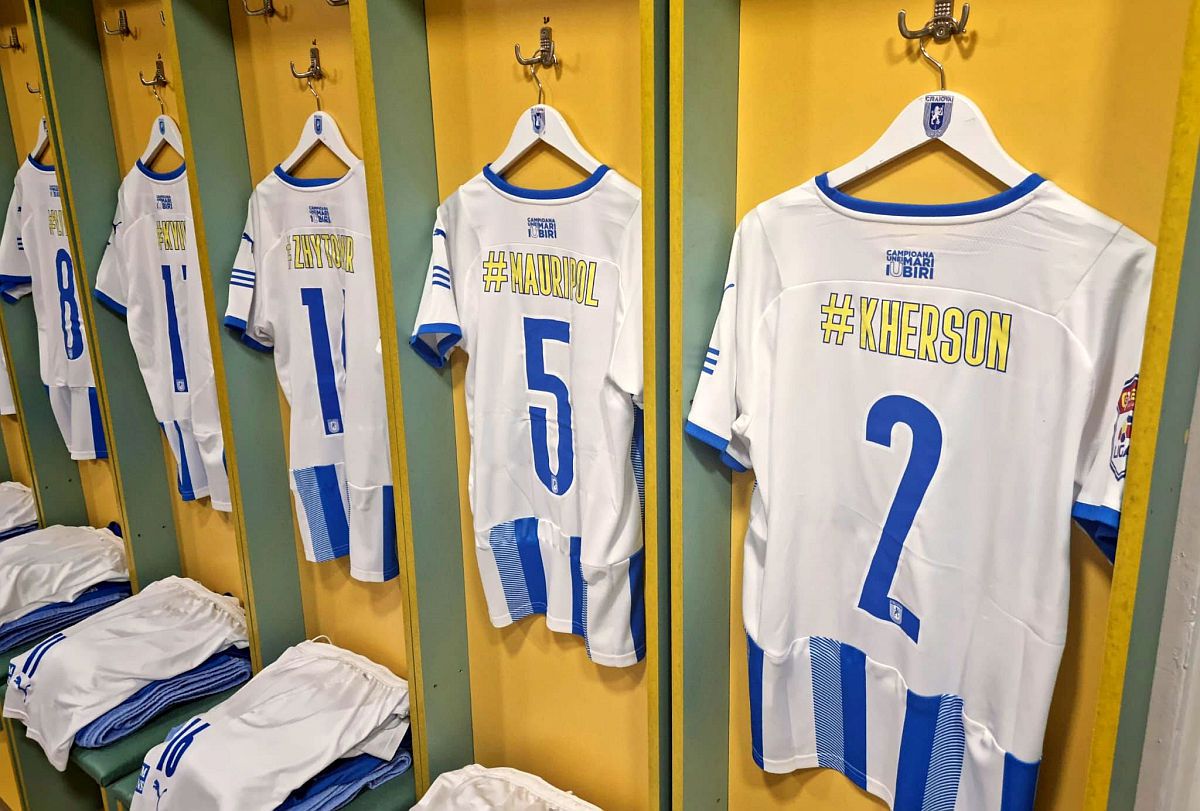 CS Universitatea Craiova se implică în ajutorarea victimelor din Ucraina » Tricouri speciale la Mioveni, care vor fi scoase la licitație