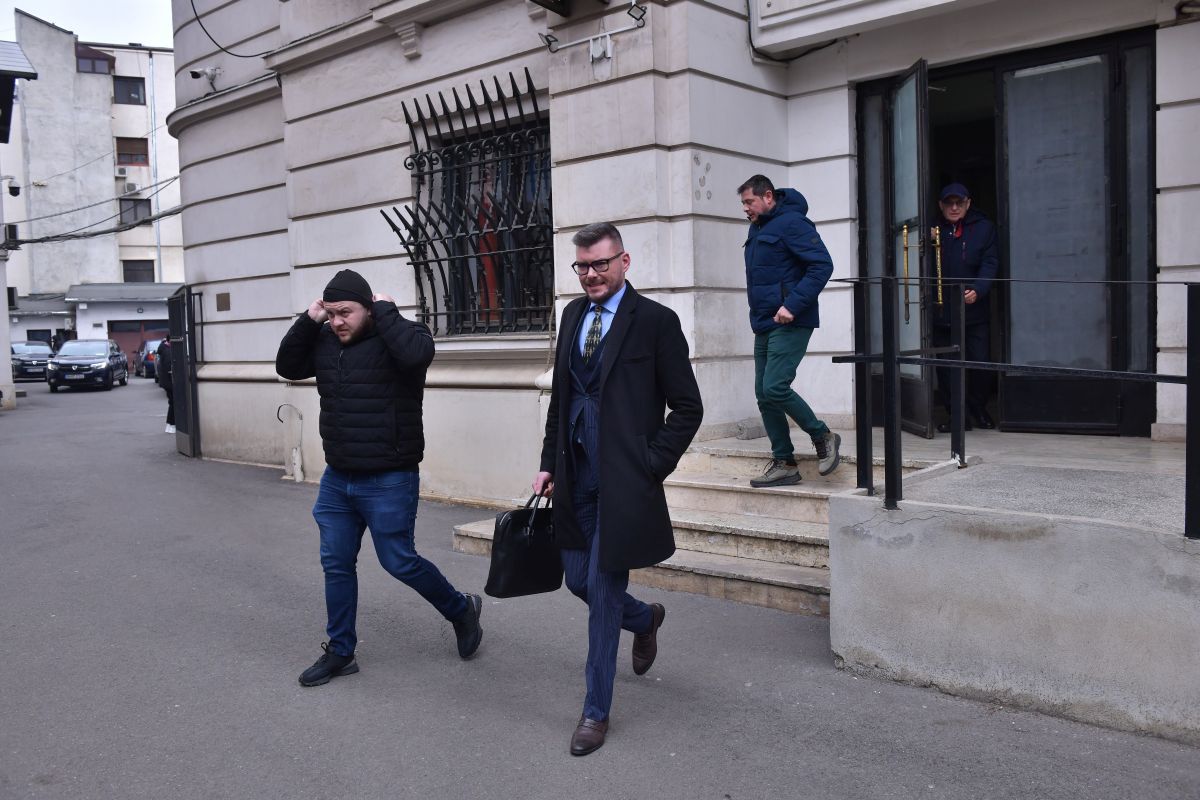 Astăzi s-a judecat al doilea termen al recursului privind palmaresul Stelei » GSP oferă toate detaliile: Un fan a strigat: „Noi cu cine să ținem, cu pușcăriașii?”