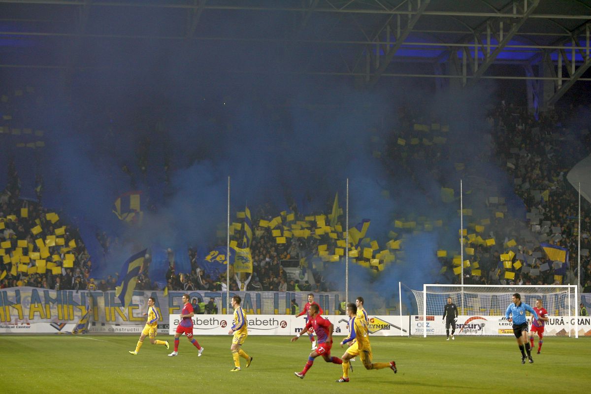 Rivalitatea FCSB - Petrolul: cel mai violent derby și 5 scenografii de senzație