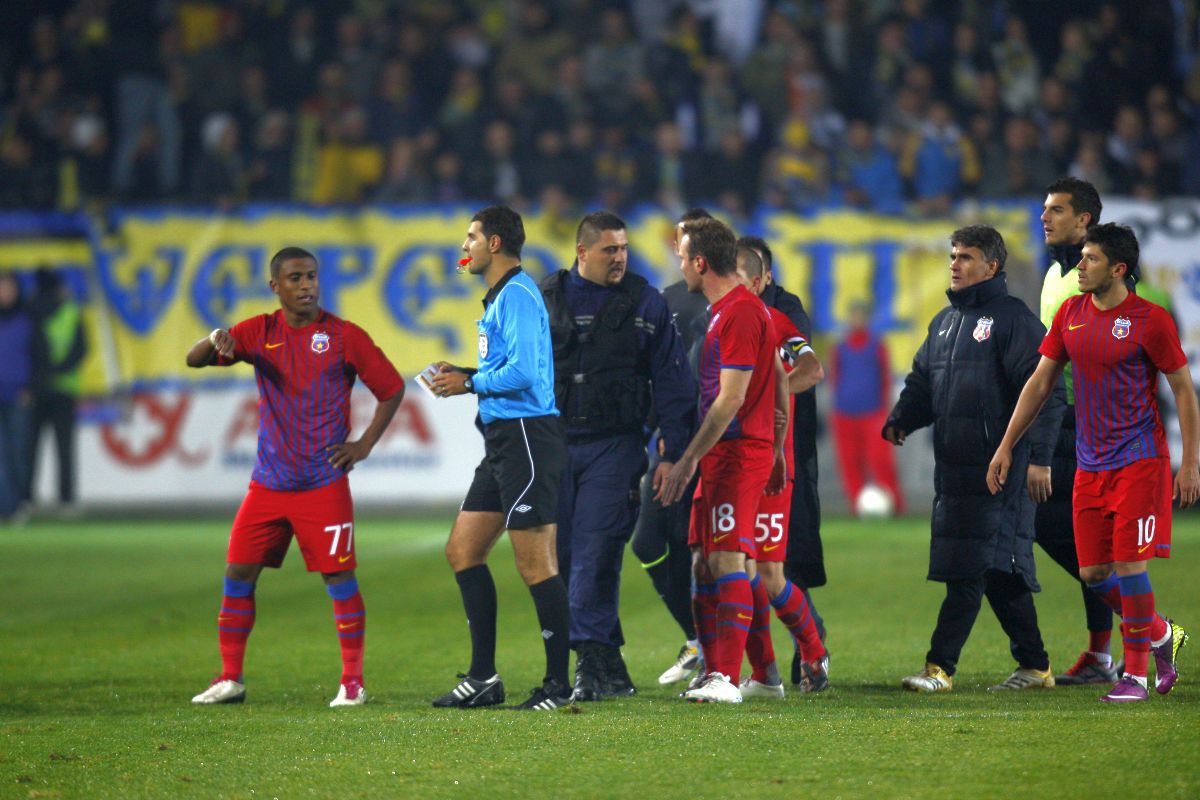 Rivalitatea FCSB - Petrolul: cel mai violent derby și 5 scenografii de senzație