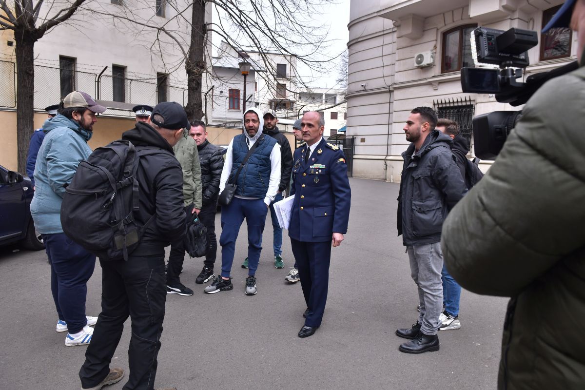 Astăzi s-a judecat al doilea termen al recursului privind palmaresul Stelei » GSP oferă toate detaliile: Un fan a strigat: „Noi cu cine să ținem, cu pușcăriașii?”