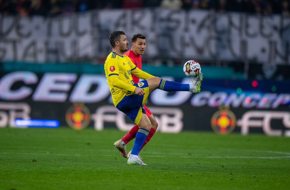FCSB se distrează cu Petrolul și o scoate pe Rapid de pe podium! Clasamentul ACUM