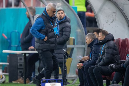 FCSB - Petrolul 4-1 » Leo Strizu și-a anunțat demisia de la roș-albaștri. El era antrenorul principal din acte, însă îndeplinea doar un rol decorativ.
