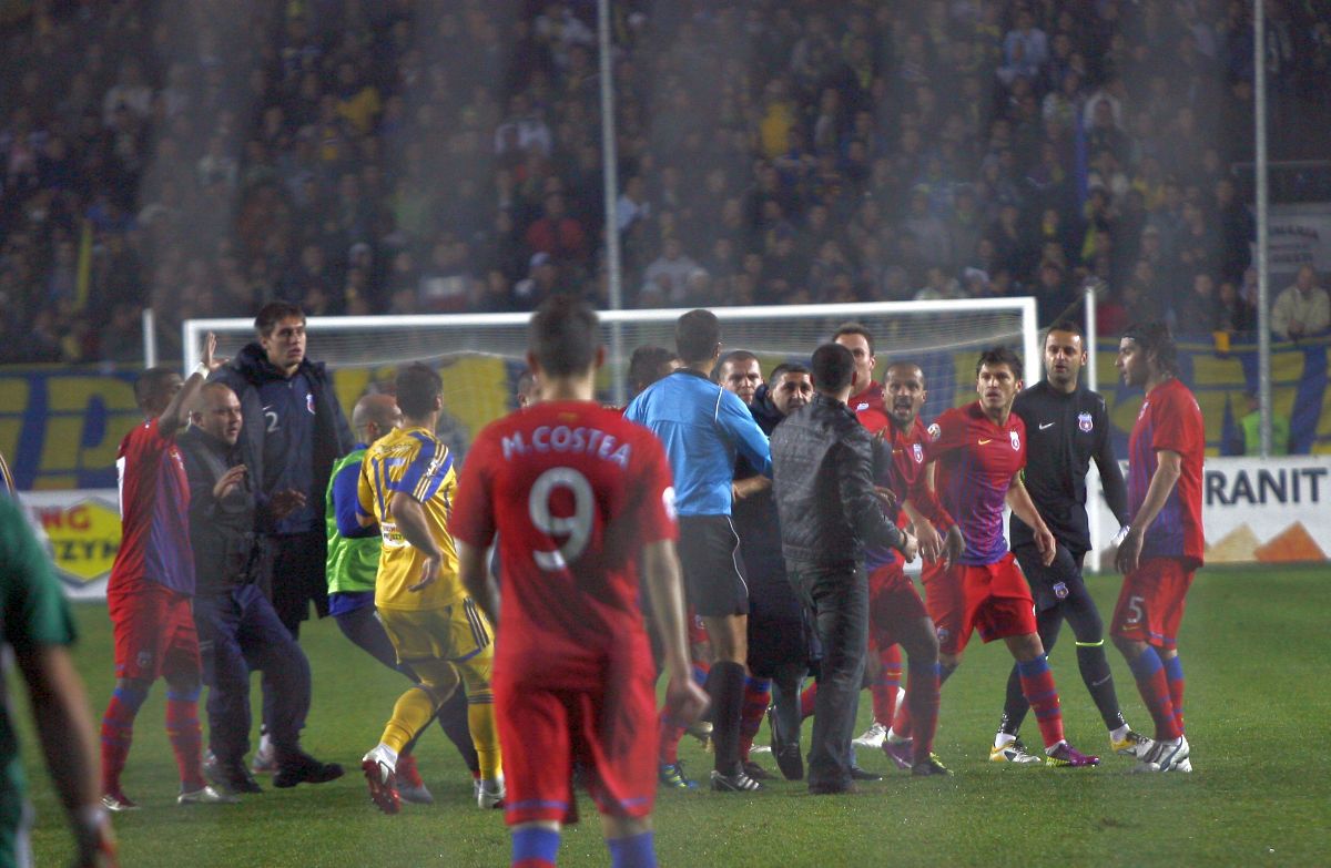 Rivalitatea FCSB - Petrolul: cel mai violent derby și 5 scenografii de senzație