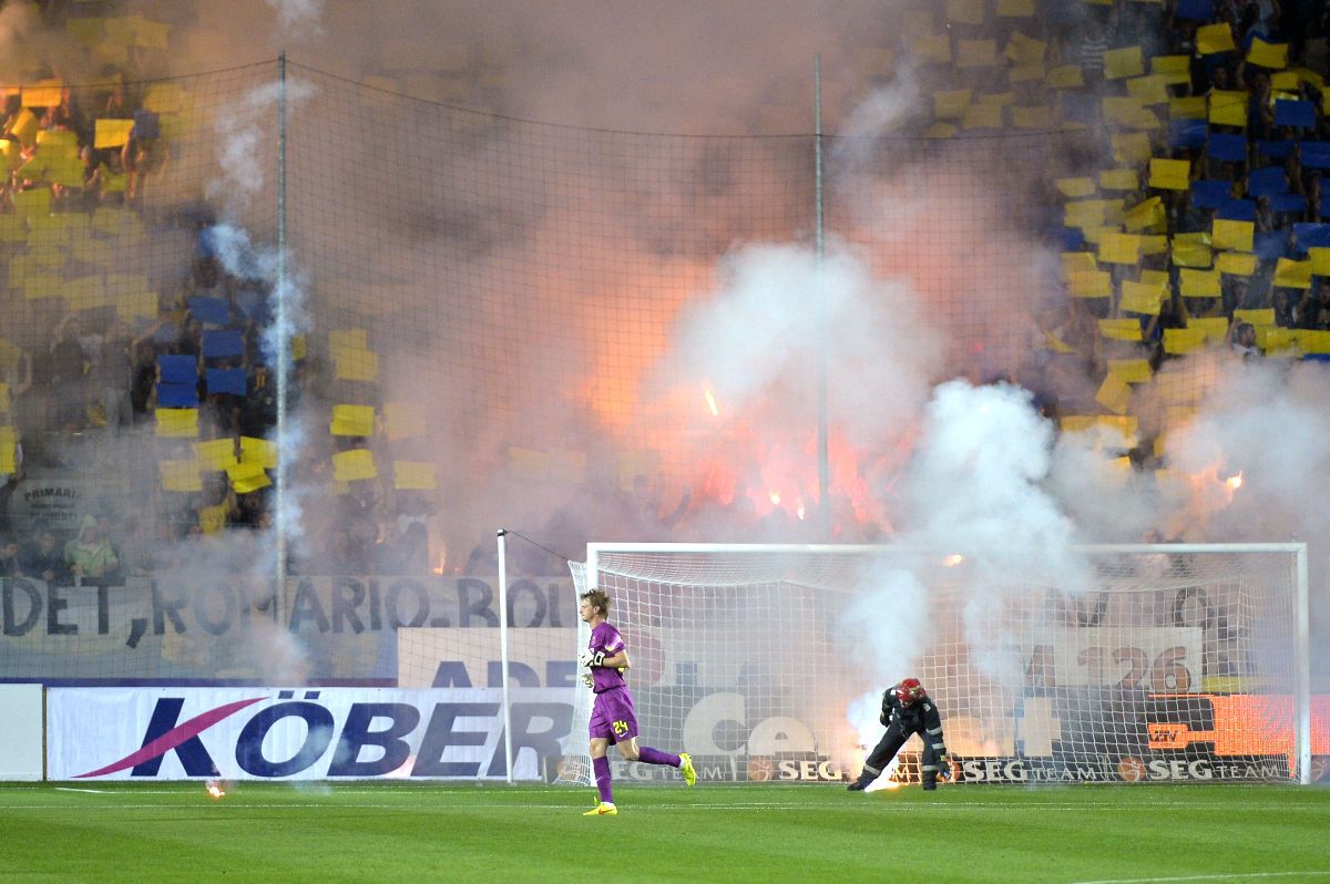 Rivalitatea FCSB - Petrolul: cel mai violent derby și 5 scenografii de senzație