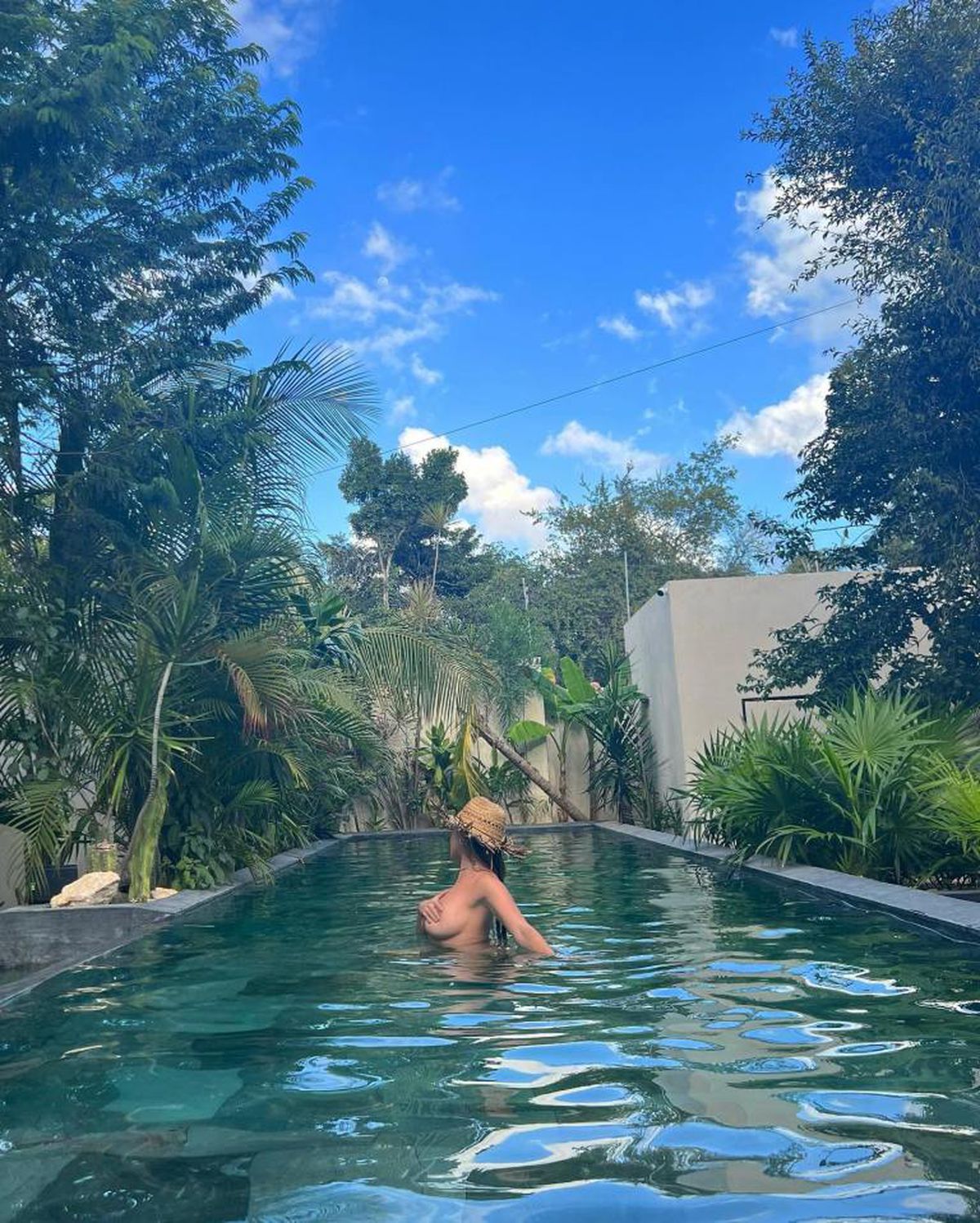 Au amenințat-o să renunțe să pozeze sexy, altfel iese din echipă, dar răspunsul ei a fost radical