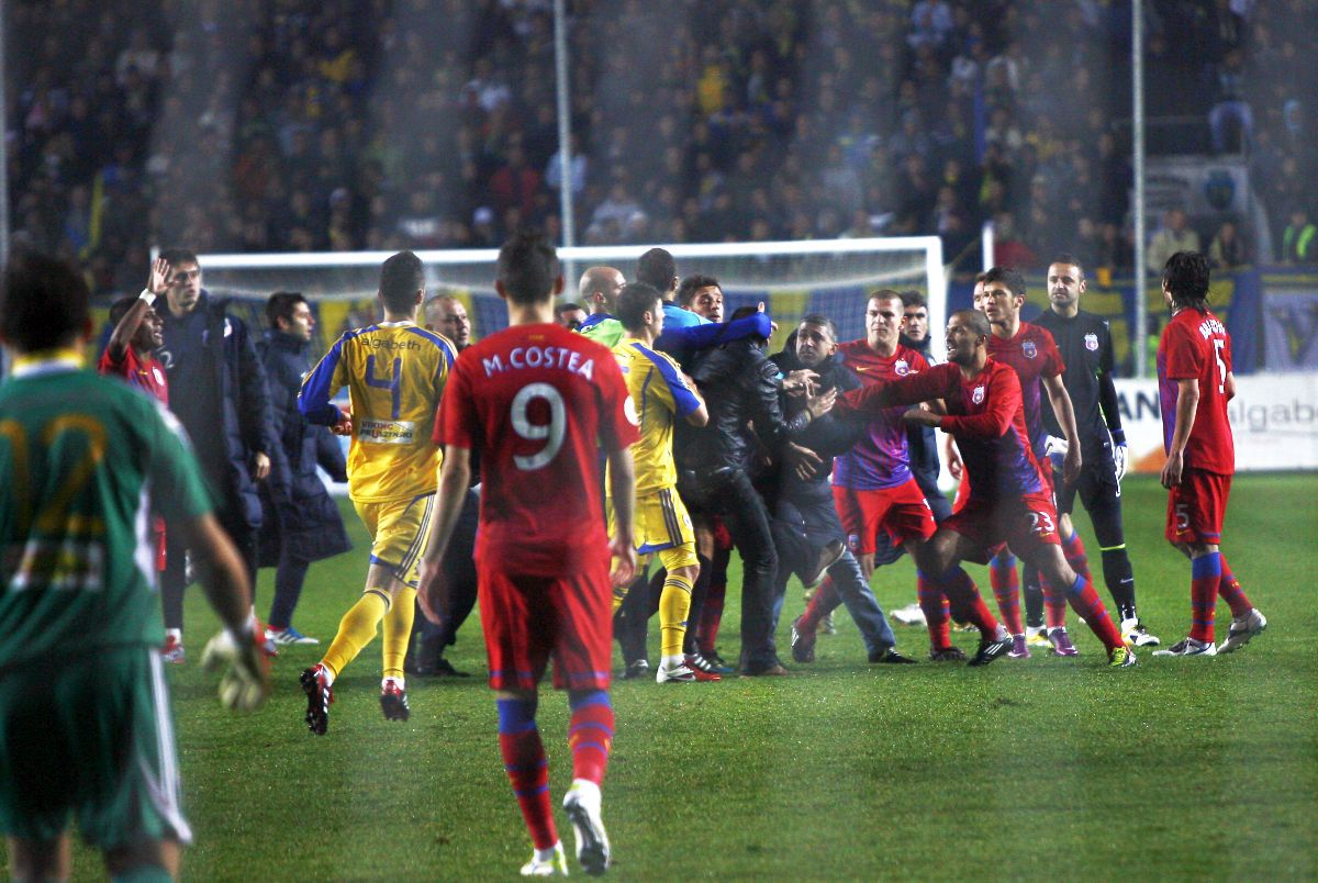 Rivalitatea FCSB - Petrolul: cel mai violent derby și 5 scenografii de senzație
