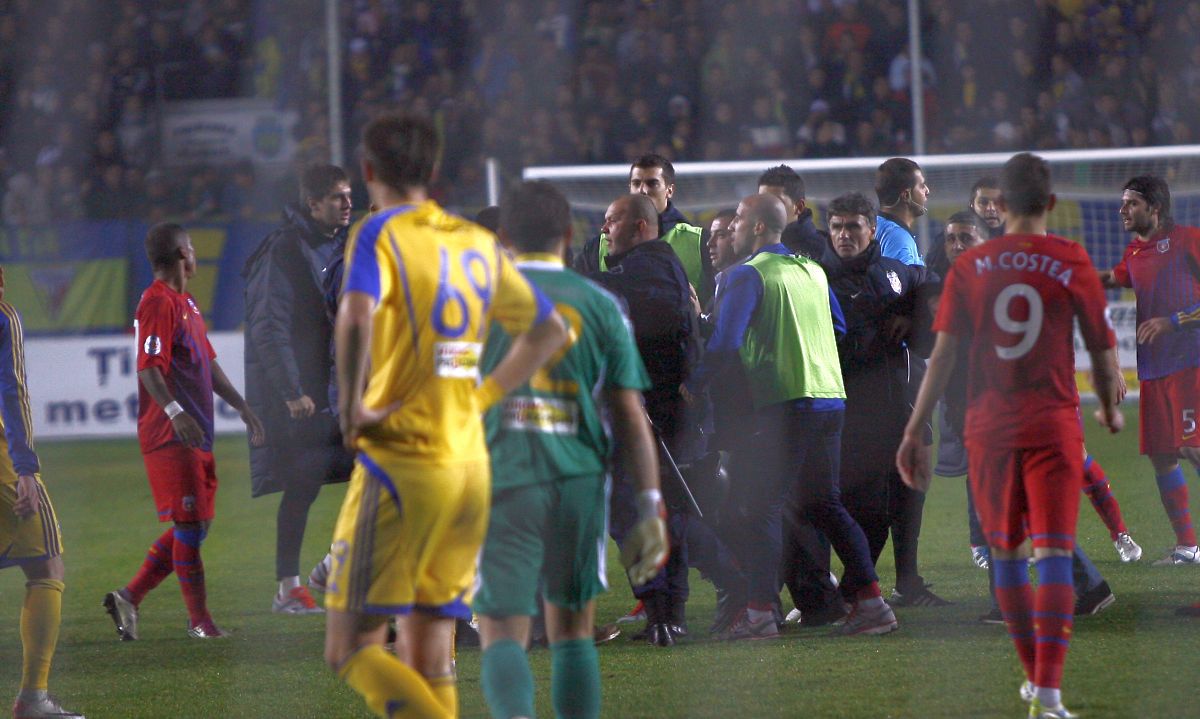 Rivalitatea FCSB - Petrolul: cel mai violent derby și 5 scenografii de senzație