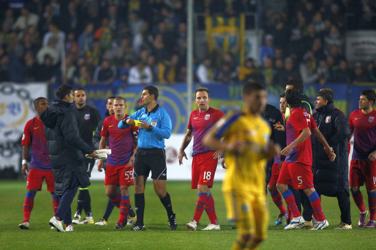 Top 3 curiozități înainte de FCSB - Petrolul: de când n-au mai câștigat „găzarii” la București, cel mai violent derby și 5 scenografii de senzație