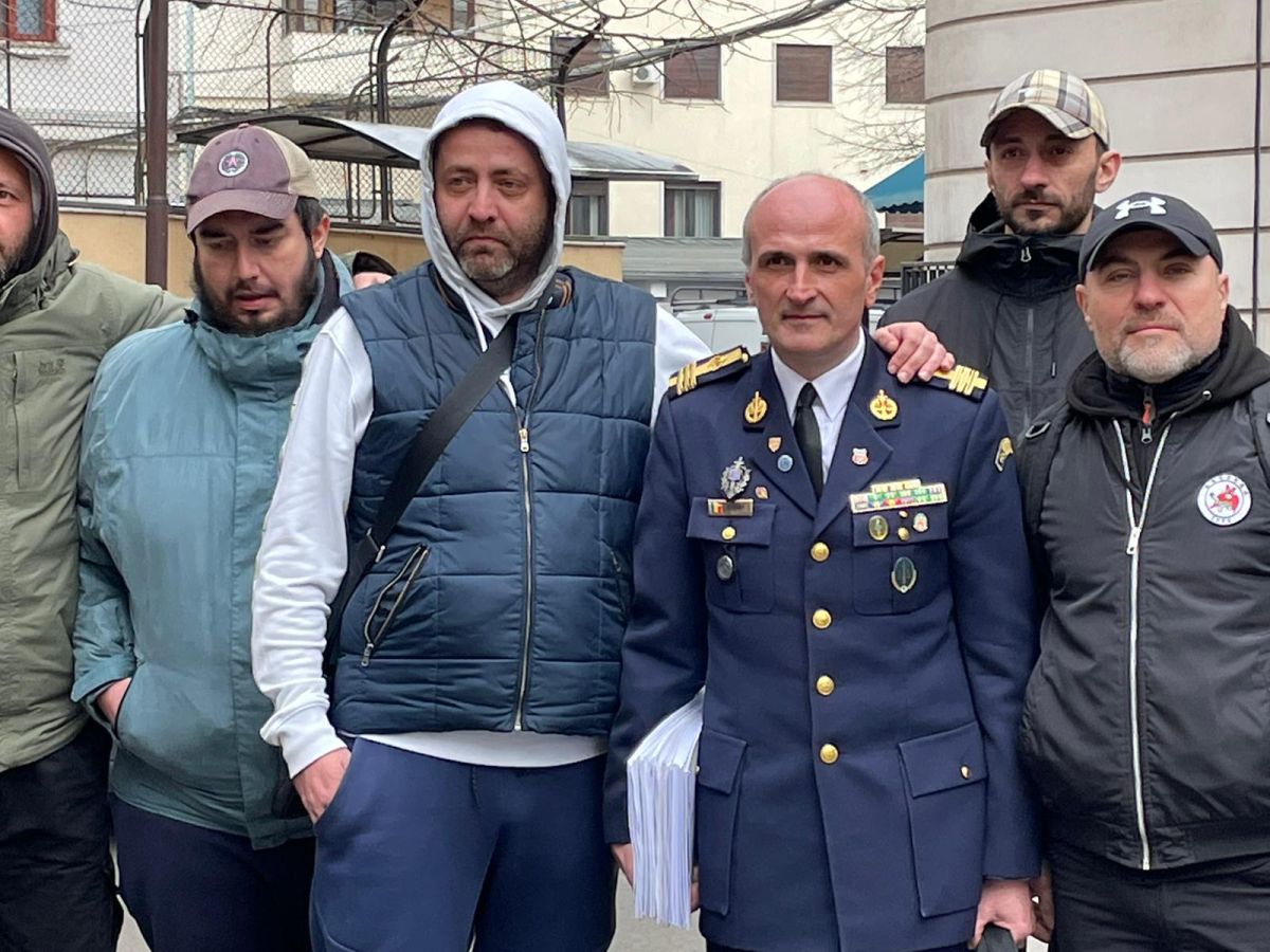 Astăzi s-a judecat al doilea termen al recursului privind palmaresul Stelei » GSP oferă toate detaliile: Un fan a strigat: „Noi cu cine să ținem, cu pușcăriașii?”