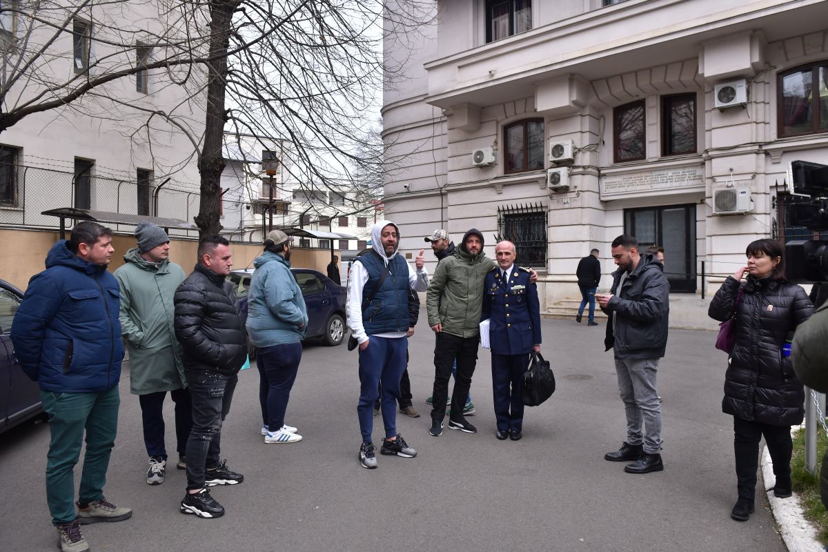 Astăzi s-a judecat al doilea termen al recursului privind palmaresul Stelei » GSP oferă toate detaliile: Un fan a strigat: „Noi cu cine să ținem, cu pușcăriașii?”