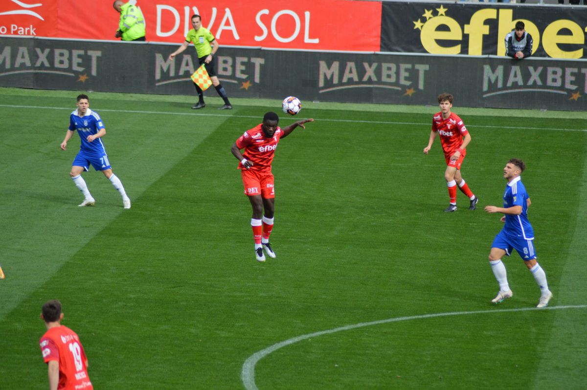 UTA Arad o învinge pe FCU Craiova. „Bătrâna Doamnă” urcă pe loc de play-off, oltenii se scufundă