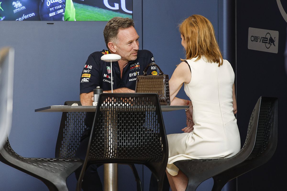 Gerri Halliwell alături de Christian Horner în Bahrain