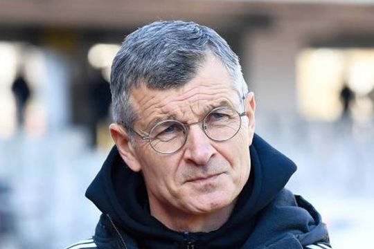 Antrenorul lui U Cluj a fost pus într-o situație neplăcută
https://www.gsp.ro/fotbal/liga-1/ioan-ovidiu-sabau-santaj-proces-tribunal-clip-fiica-lui-732830.html?utm_medium=intern&utm_source=top-stories&utm_campaign=stories-link