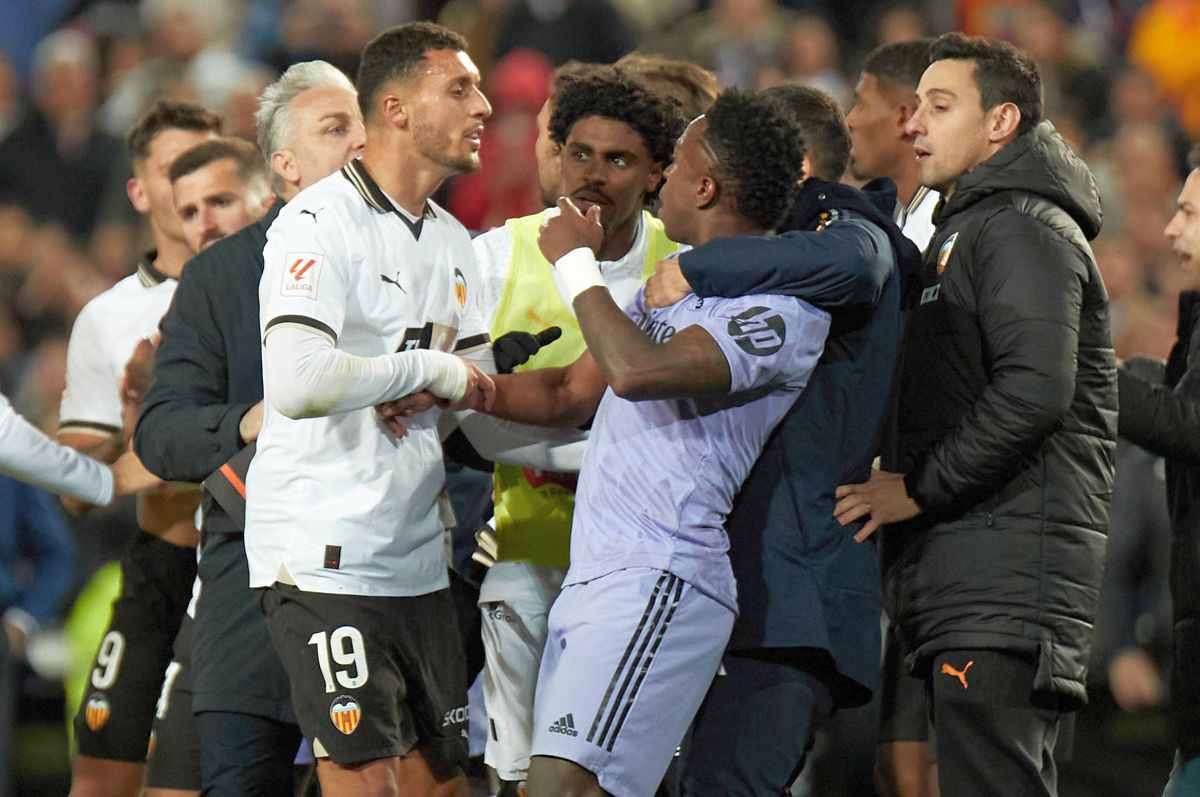 Scandal imens în La Liga: Real Madrid marcase golul victoriei, dar arbitrul a fluierat finalul meciului! „Galacticii” au sărit pe arbitru, Bellingham a văzut ROȘU!