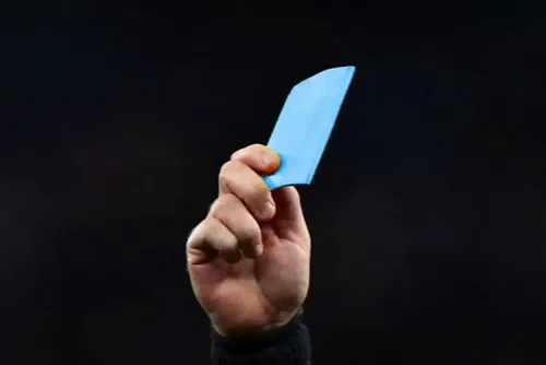 Gianni Infantino, președintele FIFA, nu vede apariția cartonașului albastru ca fiind o soluție bună pentru fotbalul profesionist.