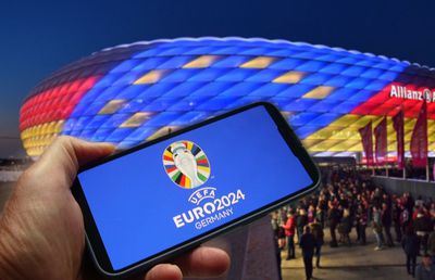 La mâna lui Burleanu?! Generația de Aur nu are bilete pentru Euro 2024 și depinde de FRF » Gică Popescu: „Stăm acasă, ne uităm la televizor”