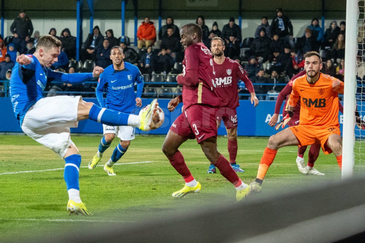 Farul - CFR Cluj 1-1 » Au dat-o la pace în duelul campioanelor, iar Hagi tremură în continuare pentru locul de play-off! Clasamentul actualizat + notele GSP