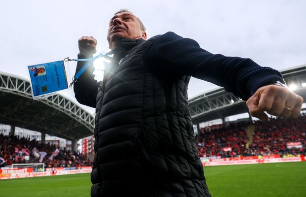 Mircea „renascentistul” » Rednic, transformare neverosimilă: aproape de o performanță nebănuită cu UTA, „Puriul” și-a redresat cariera în declin!