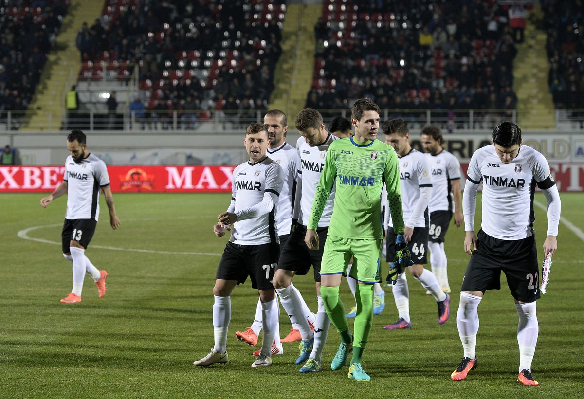 Ce s-a întâmplat la ultima victorie a lui Șumudică în fața rivalei FCSB » Vedetele care erau pe teren + cine a fost arbitru