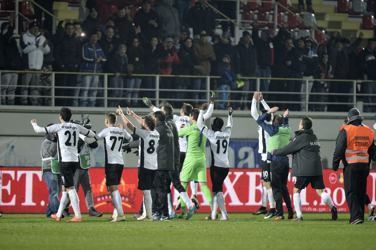 Ce s-a întâmplat la ultima victorie a lui Șumudică în fața rivalei FCSB » Vedetele care erau pe teren + cine a fost arbitru