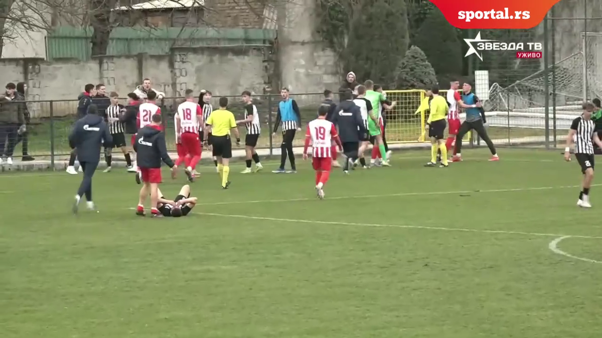 Bătaie generală la Steaua Roșie - Partizan! » I-a călcat tricoul în picioare, i-a dat cu mingea în cap, apoi a urmat haosul + Presa reacționează: „imagine catastrofală”