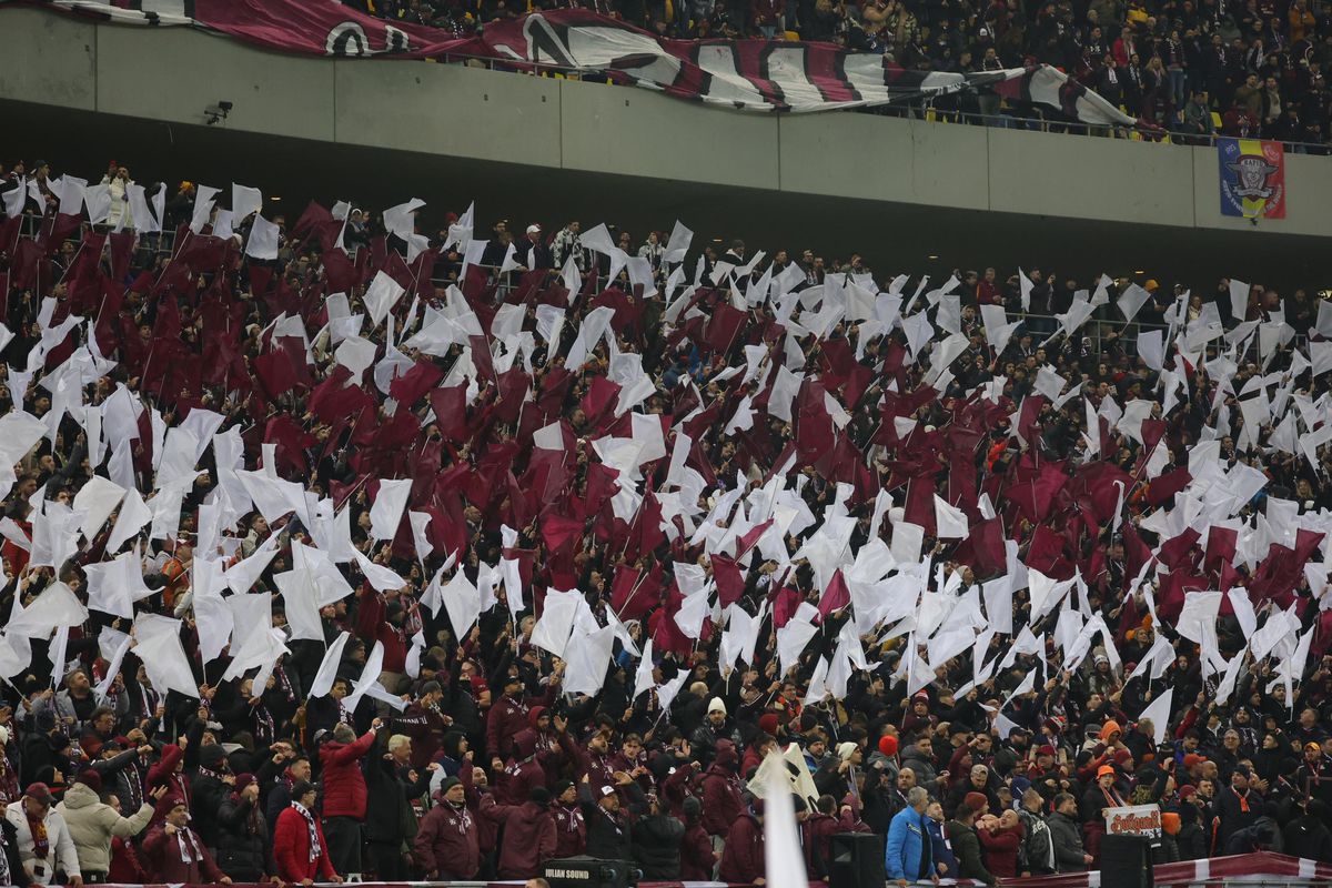Atmosferă de derby și scene regretabile la Rapid - FCSB: ce s-a întâmplat în timpul momentului de reculegere dedicat lui Luca Manolache