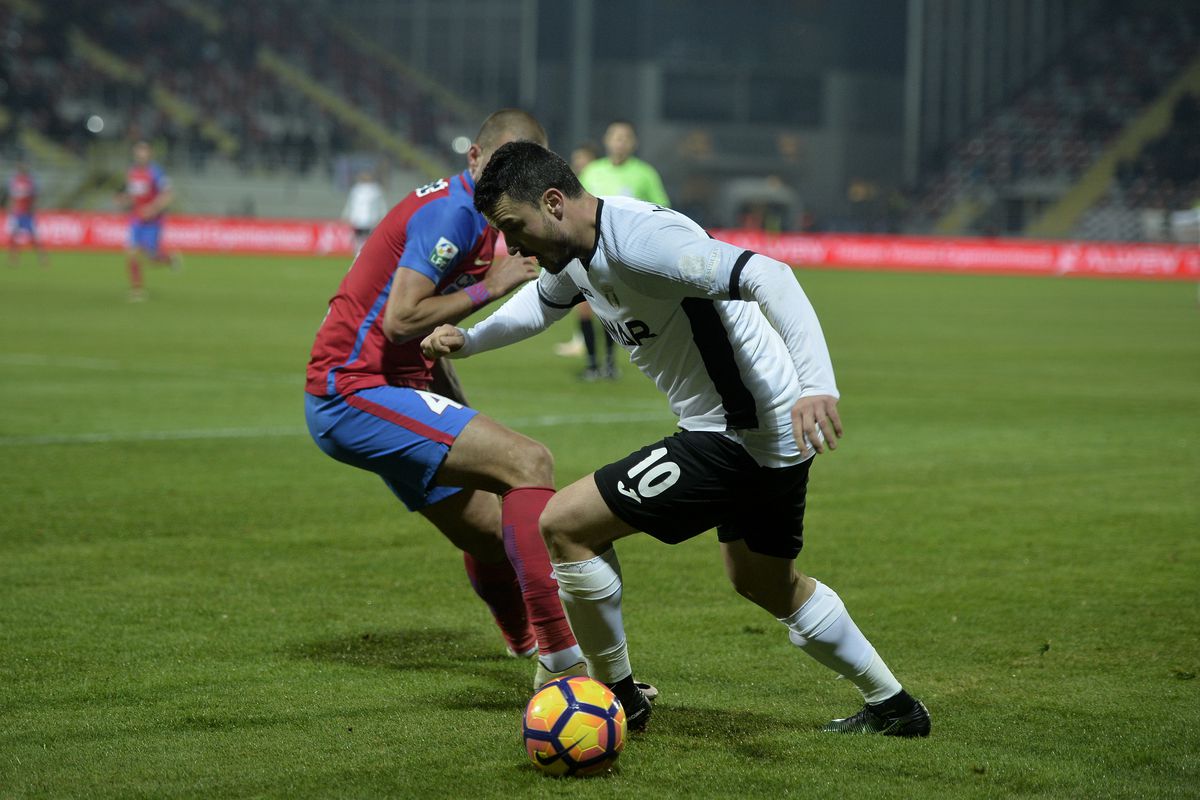 Ce s-a întâmplat la ultima victorie a lui Șumudică în fața rivalei FCSB » Vedetele care erau pe teren + cine a fost arbitru