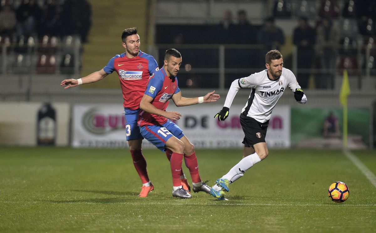 Ce s-a întâmplat la ultima victorie a lui Șumudică în fața rivalei FCSB » Vedetele care erau pe teren + cine a fost arbitru