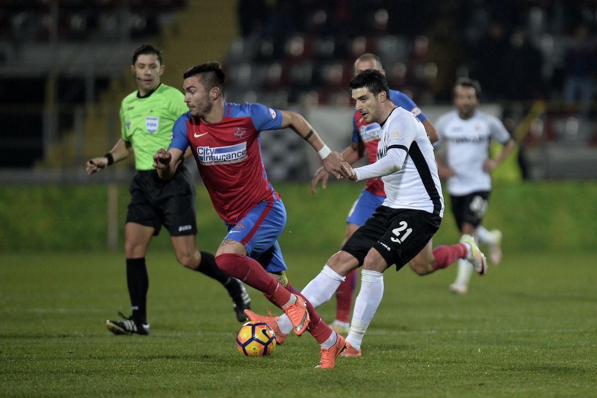 Ce s-a întâmplat la ultima victorie a lui Șumudică în fața rivalei FCSB » Vedetele care erau pe teren + cine a fost arbitru